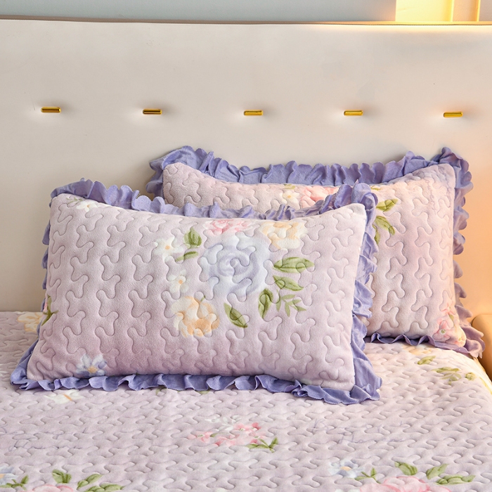 91家纺网 家纺一手货源 找家纺 （总）三友家纺 直播爆款牛奶绒印花蕾丝花边床盖床裙单件三件套四件套