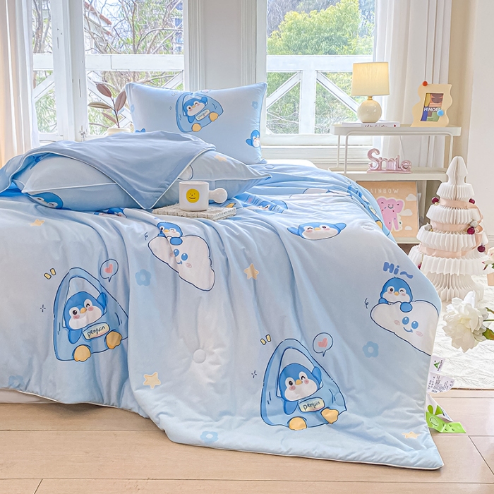 91家纺网 家纺一手货源 找家纺 延遥2025年新款凉感丝夏被大豆纤维填充针织棉空调被学生宿舍夏凉被 淘气企鹅