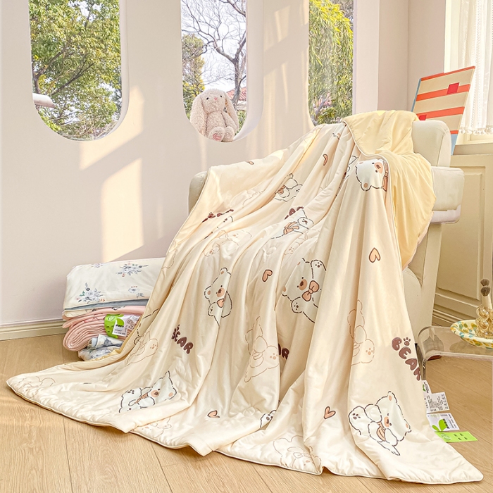 91家纺网 家纺一手货源 找家纺 延遥2025年新款凉感丝夏被大豆纤维填充针织棉空调被学生宿舍夏凉被 比利小熊