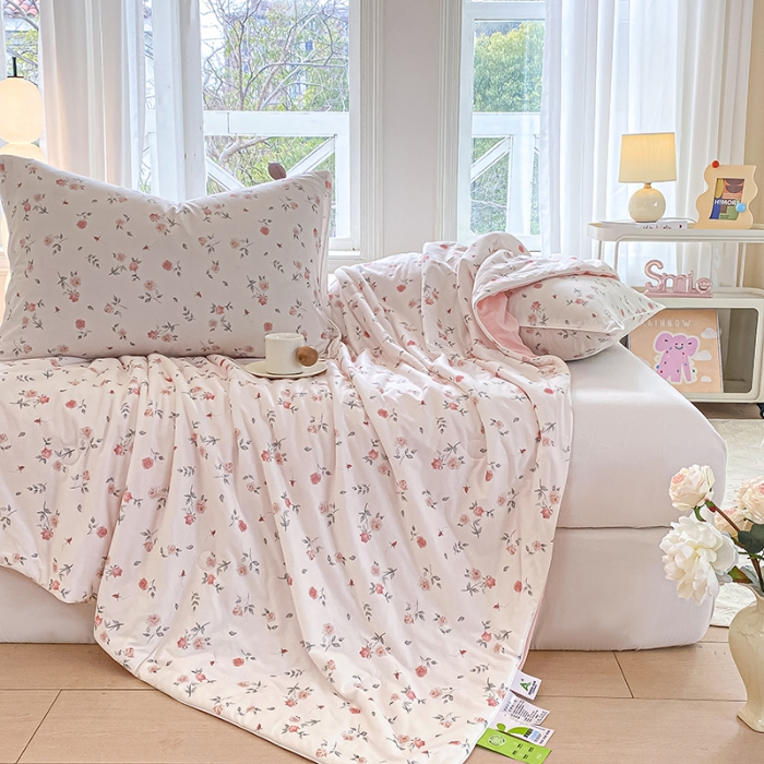 91家纺网 家纺一手货源 找家纺 延遥2025年新款凉感丝夏被大豆纤维填充针织棉空调被学生宿舍夏凉被 繁华寄语