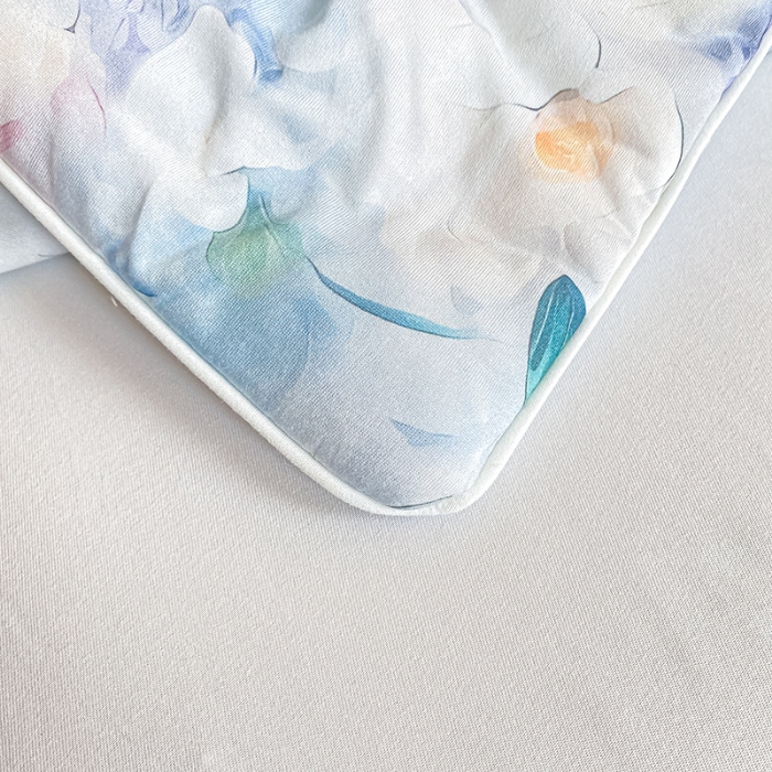 91家纺网 家纺一手货源 找家纺 延遥2025年新款凉感丝夏被大豆纤维填充针织棉空调被学生宿舍夏凉被 浮花半日