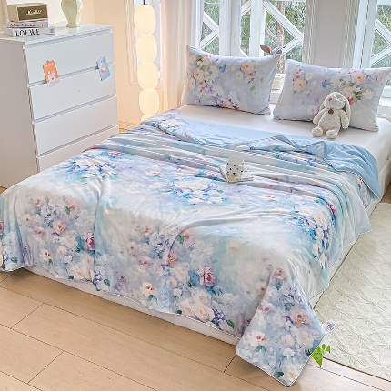 91家纺网 家纺一手货源 找家纺 延遥2025年新款凉感丝夏被大豆纤维填充针织棉空调被学生宿舍夏凉被 沁园花语