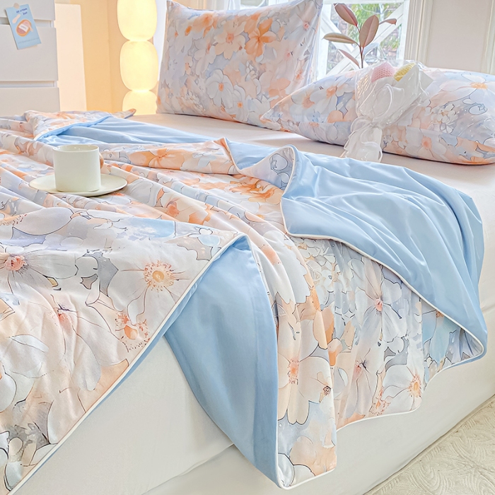 91家纺网 家纺一手货源 找家纺 延遥2025年新款凉感丝夏被大豆纤维填充针织棉空调被学生宿舍夏凉被 沁园花语