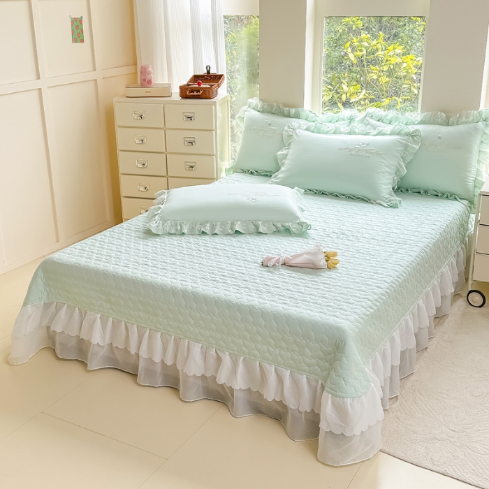 91家纺网 家纺一手货源 找家纺 （总）2025新款A类糯小棉立体花朵床盖四件套 亲肤加棉双层花边三件套刺绣夹棉单床盖铃兰系列