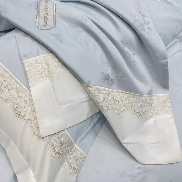 91家纺网 家纺一手货源 找家纺 高档礼盒装50S双股100支色织空气提花长绒棉+法式蕾丝刺绣100%全棉纯棉高级四件套床单床笠款 天空蓝-香榭丽-A类色织提花长绒棉高级套件