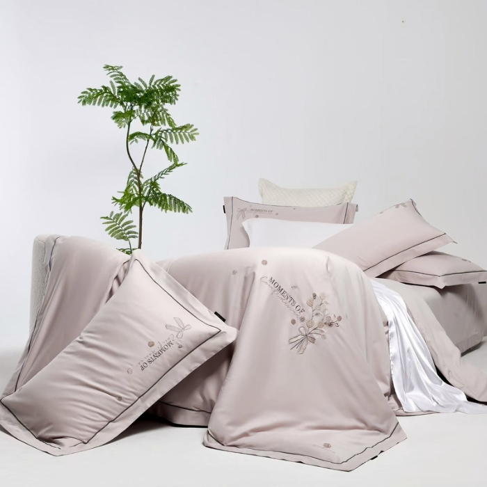 91家纺网 家纺一手货源 找家纺 梦丝语家纺秋冬婚庆送礼居家高端100支长绒棉磨毛平绣加毛巾绣四件套