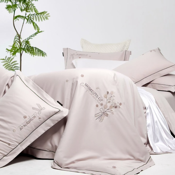 91家纺网 家纺一手货源 找家纺 梦丝语家纺秋冬婚庆送礼居家高端100支长绒棉磨毛平绣加毛巾绣四件套