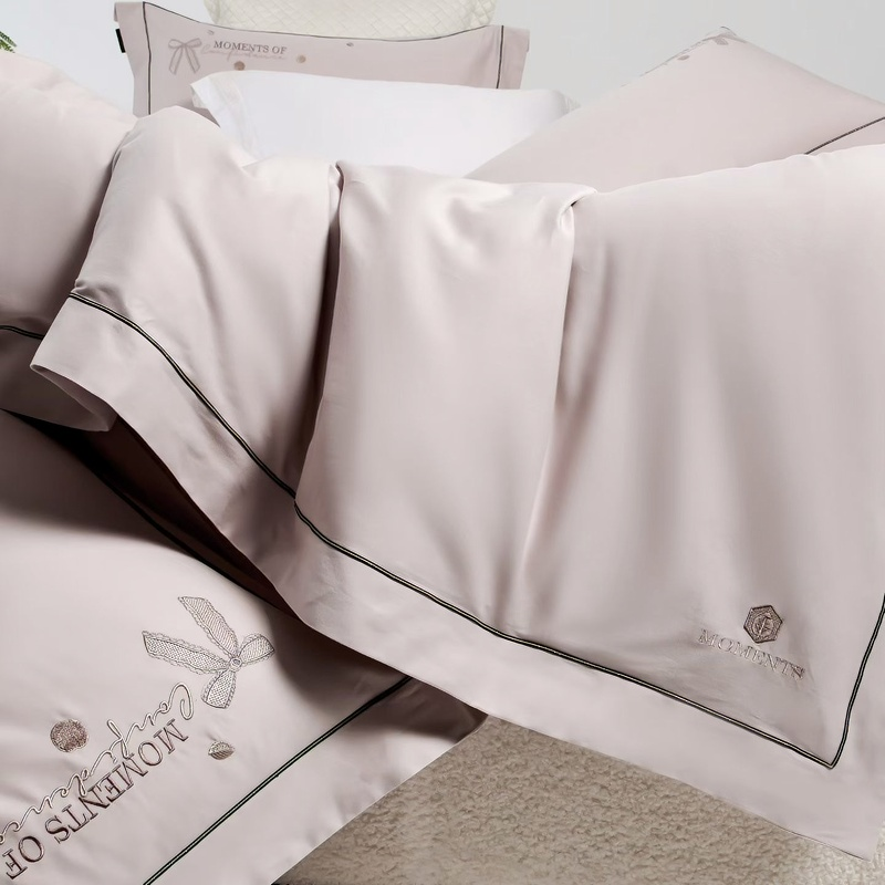 91家纺网 家纺一手货源 找家纺 梦丝语家纺秋冬婚庆送礼居家高端100支长绒棉磨毛平绣加毛巾绣四件套