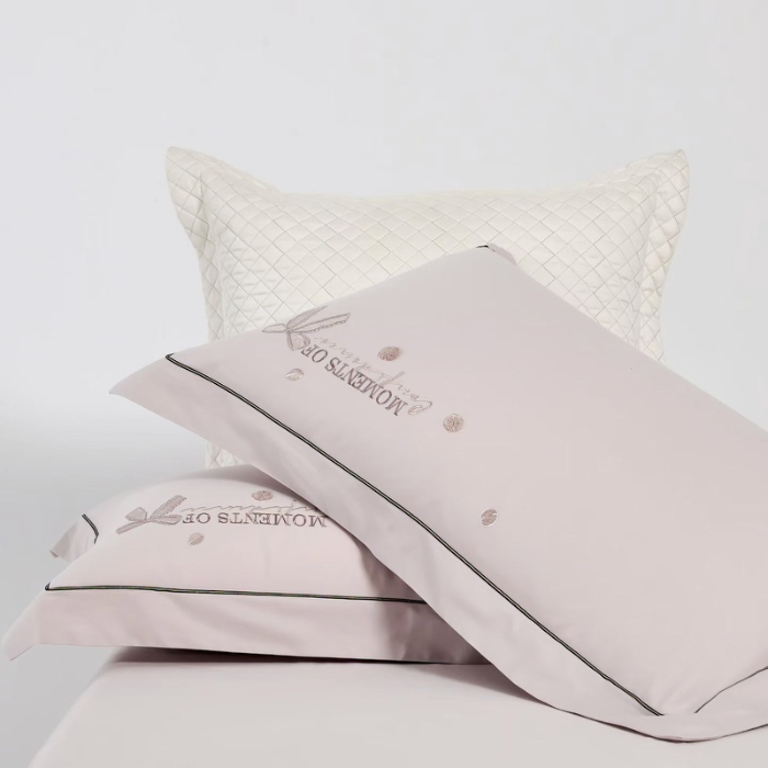 91家纺网 家纺一手货源 找家纺 梦丝语家纺秋冬婚庆送礼居家高端100支长绒棉磨毛平绣加毛巾绣四件套