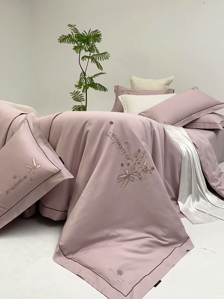 91家纺网 家纺一手货源 找家纺 梦丝语家纺秋冬婚庆送礼居家高端100支长绒棉磨毛平绣加毛巾绣四件套