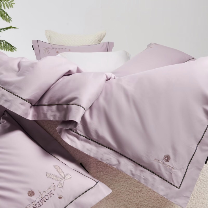 91家纺网 家纺一手货源 找家纺 梦丝语家纺秋冬婚庆送礼居家高端100支长绒棉磨毛平绣加毛巾绣四件套