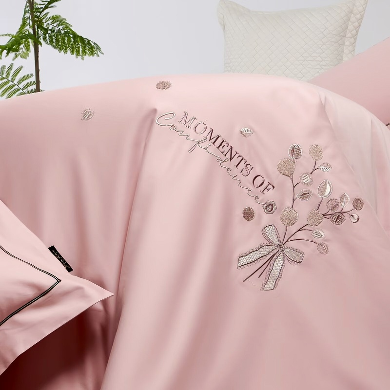 91家纺网 家纺一手货源 找家纺 梦丝语家纺秋冬婚庆送礼居家高端100支长绒棉磨毛平绣加毛巾绣四件套