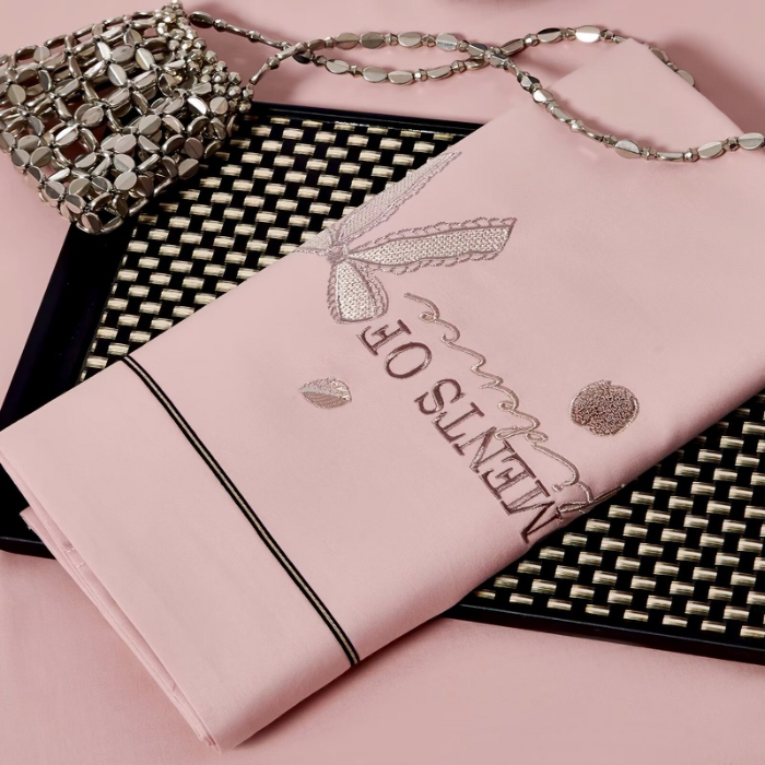 91家纺网 家纺一手货源 找家纺 梦丝语家纺秋冬婚庆送礼居家高端100支长绒棉磨毛平绣加毛巾绣四件套