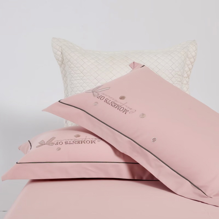 91家纺网 家纺一手货源 找家纺 梦丝语家纺秋冬婚庆送礼居家高端100支长绒棉磨毛平绣加毛巾绣四件套