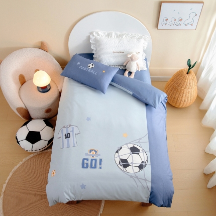 91家纺网 家纺一手货源 找家纺 绒梦里 2026新款A类全棉卡通大版数码印花幼儿园被子三件套儿童套件被套