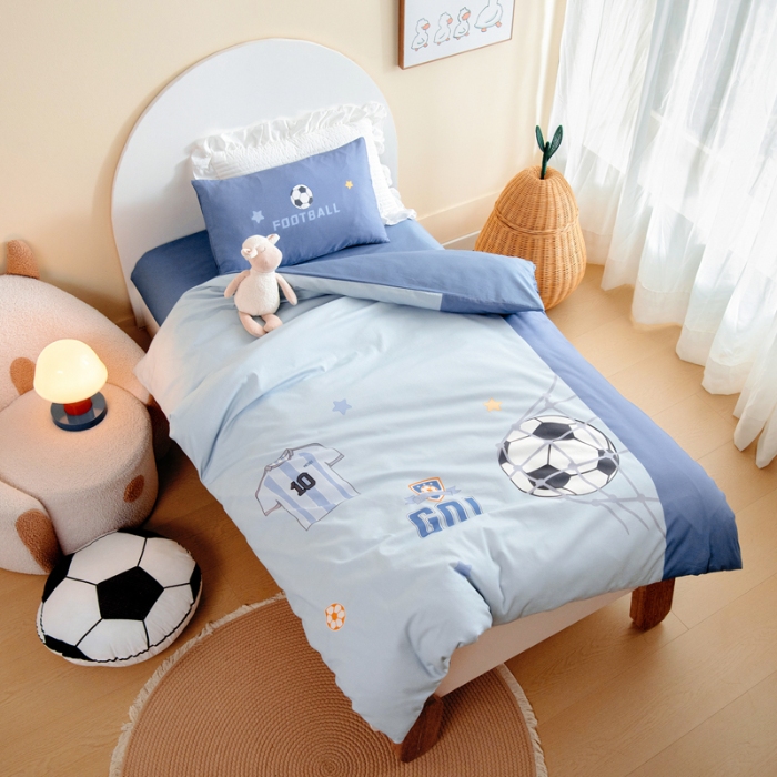 91家纺网 家纺一手货源 找家纺 绒梦里 2026新款A类全棉卡通大版数码印花幼儿园被子三件套儿童套件被套