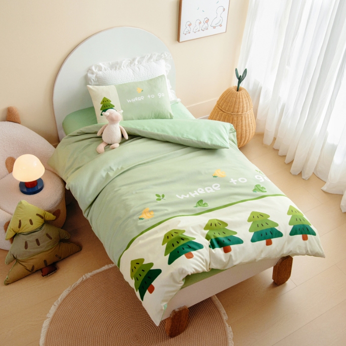 91家纺网 家纺一手货源 找家纺 绒梦里 2026新款A类全棉卡通大版数码印花幼儿园被子三件套儿童套件被套
