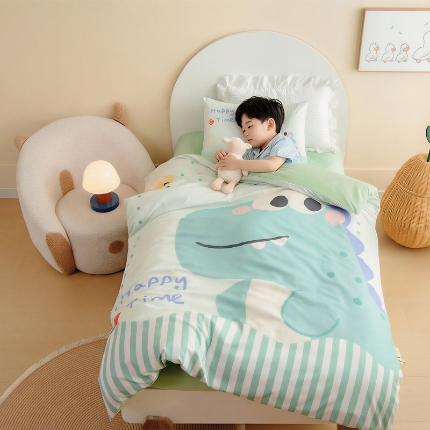 91家纺网 家纺一手货源 找家纺 绒梦里 2026新款A类全棉卡通大版数码印花幼儿园被子三件套儿童套件被套