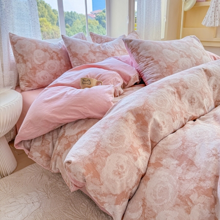 91家纺网 家纺一手货源 找家纺 （总）苏东来家纺 2026新款A类60支全棉长绒棉纯棉色织提花四件套水洗全棉纯棉厚织提花肌理棉麻被套四件套