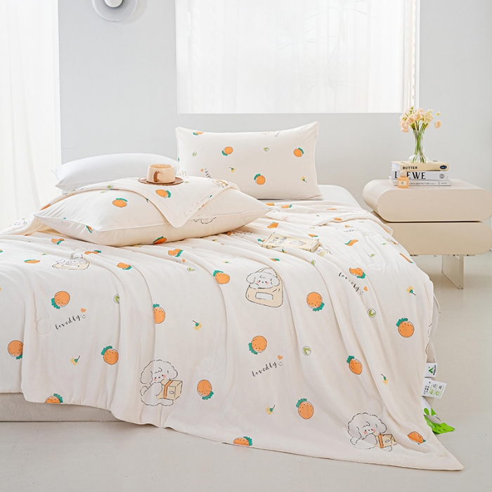 91家纺网 家纺一手货源 找家纺 2026新款3D数码印花有氨凉感丝夏被冰丝夏凉被空调被填充大豆纤维夏被 草莓狗狗