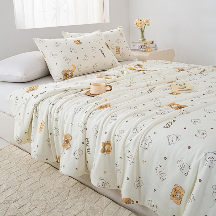 91家纺网 家纺一手货源 找家纺 2026新款3D数码印花有氨凉感丝夏被冰丝夏凉被空调被填充大豆纤维夏被 吉伊小熊