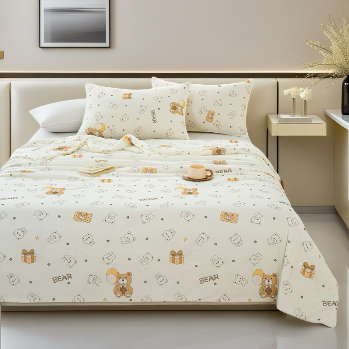 91家纺网 家纺一手货源 找家纺 2026新款3D数码印花有氨凉感丝夏被冰丝夏凉被空调被填充大豆纤维夏被 吉伊小熊