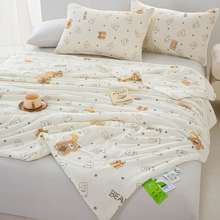 91家纺网 家纺一手货源 找家纺 2026新款3D数码印花有氨凉感丝夏被冰丝夏凉被空调被填充大豆纤维夏被 吉伊小熊