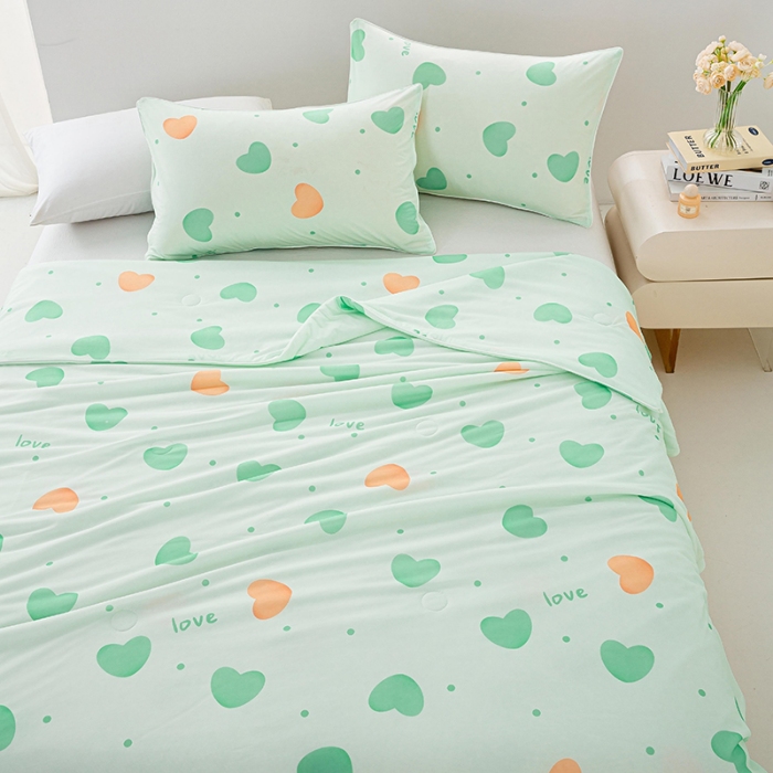 91家纺网 家纺一手货源 找家纺 2026新款3D数码印花有氨凉感丝夏被冰丝夏凉被空调被填充大豆纤维夏被 沐语花开