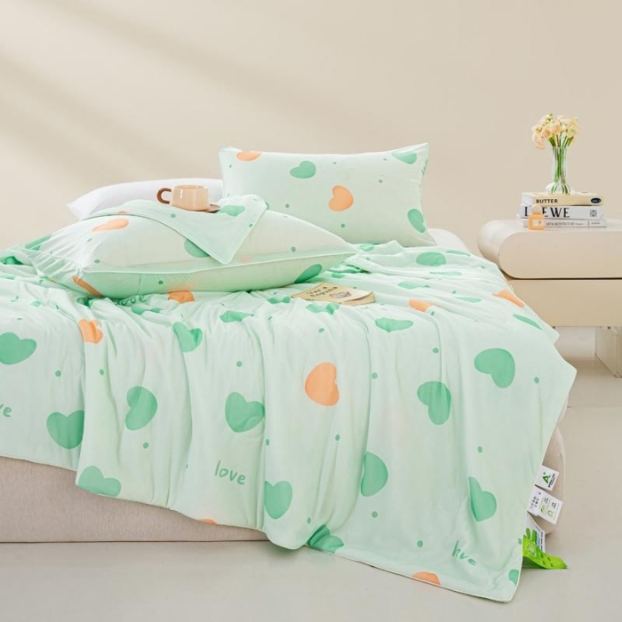 91家纺网 家纺一手货源 找家纺 2026新款3D数码印花有氨凉感丝夏被冰丝夏凉被空调被填充大豆纤维夏被 沐语花开