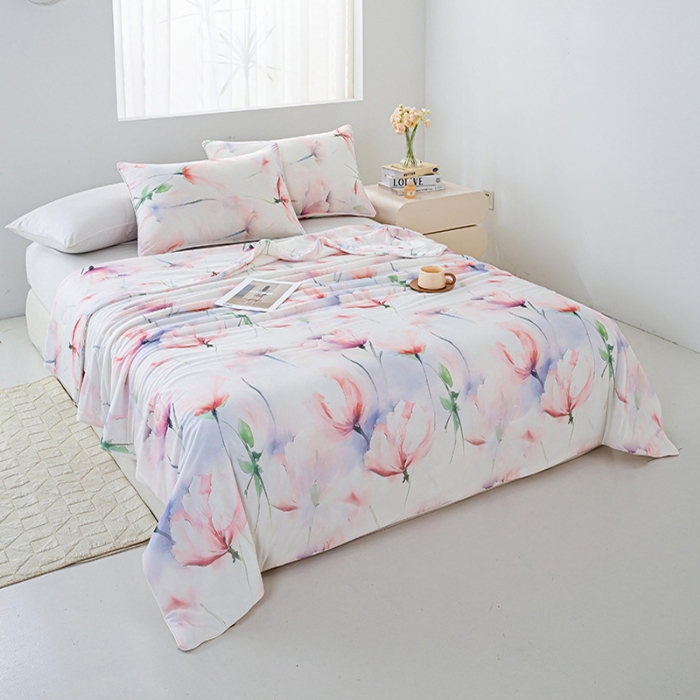 91家纺网 家纺一手货源 找家纺 2026新款3D数码印花有氨凉感丝夏被冰丝夏凉被空调被填充大豆纤维夏被 叶柔苏夏