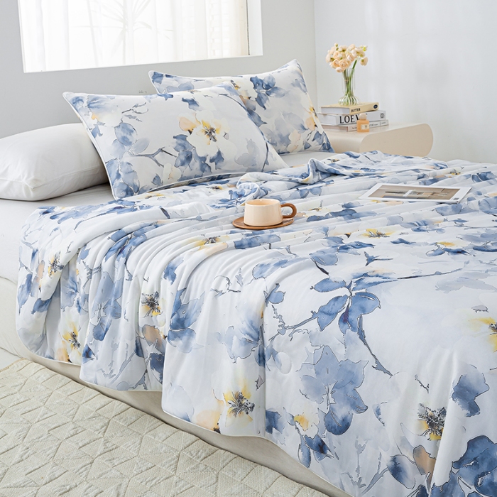 91家纺网 家纺一手货源 找家纺 2026新款3D数码印花有氨凉感丝夏被冰丝夏凉被空调被填充大豆纤维夏被 满心欢喜