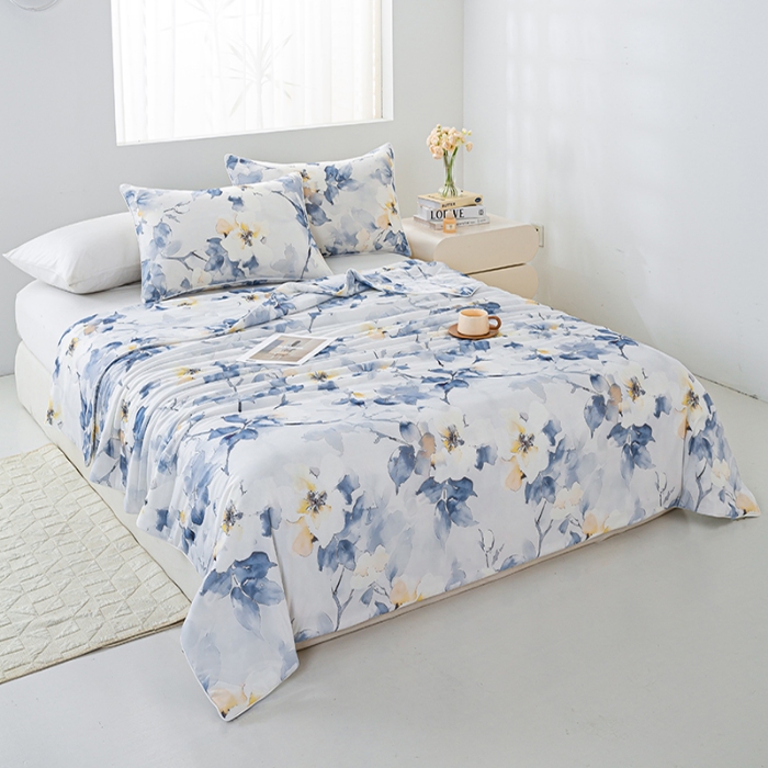 91家纺网 家纺一手货源 找家纺 2026新款3D数码印花有氨凉感丝夏被冰丝夏凉被空调被填充大豆纤维夏被 满心欢喜