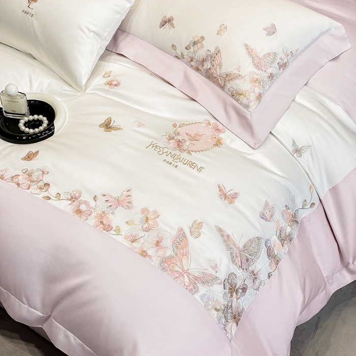 91家纺网 家纺一手货源 找家纺 春夏新品高档礼盒装50*50S贡缎长绒棉刺绣花四件套100%纯棉全棉床单床笠款量大价优 白拼紫-漫薇-A类100%贡缎长绒棉