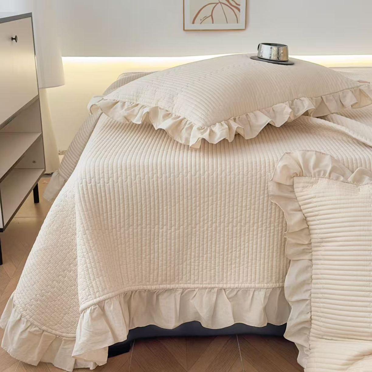 91家纺网 家纺一手货源 找家纺 （总）纯棉水洗棉床盖 花边60S双面全棉砂洗床盖三件套绗缝夹棉床单