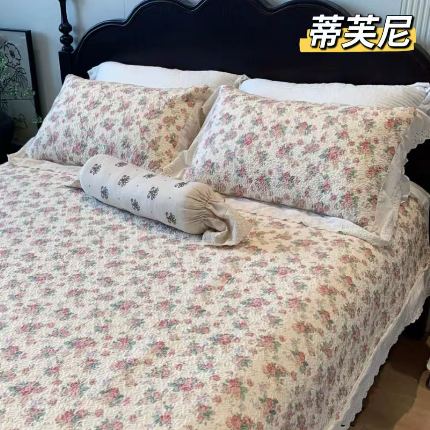 91家纺网 家纺一手货源 找家纺 （总）赫本纯棉床盖三件套 韩国碎花纯棉床盖三件套全棉夹棉床单花边可机洗