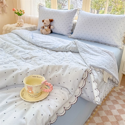 91家纺网 家纺一手货源 找家纺 被窝家纺 2023新款 60s全棉大提花李官奇55%大豆被 四叶草-秋茶灰