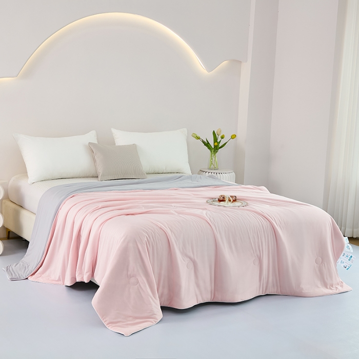 91家纺网 家纺一手货源 找家纺 2026延遥新款氨纶凉感天丝夏被夏凉被空调被 粉拼灰