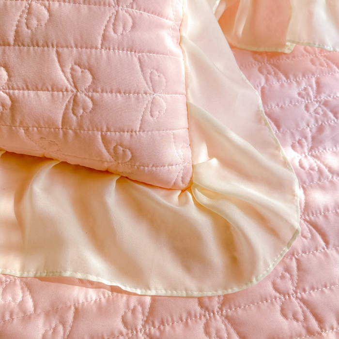 91家纺网 家纺一手货源 找家纺 苏米娜2026春夏新品韩版公主风小清新水洗棉床盖四件套针织棉双层纱纯棉棉麻全棉公主风床盖款四件套 幸运花-樱花粉