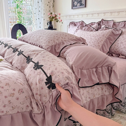 91家纺网 家纺一手货源 找家纺 苏米娜家纺 2026春夏新款超柔云朵棉古法水洗棉床盖款四件套--赫本风系列 莫松染 