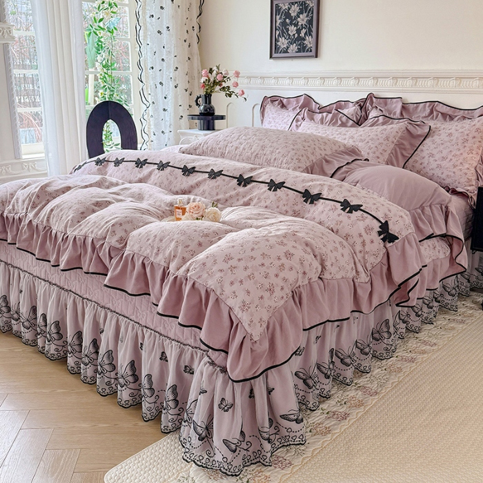 91家纺网 家纺一手货源 找家纺 苏米娜家纺 2026春夏新款超柔云朵棉古法水洗棉床盖款四件套--赫本风系列 花慕里紫 