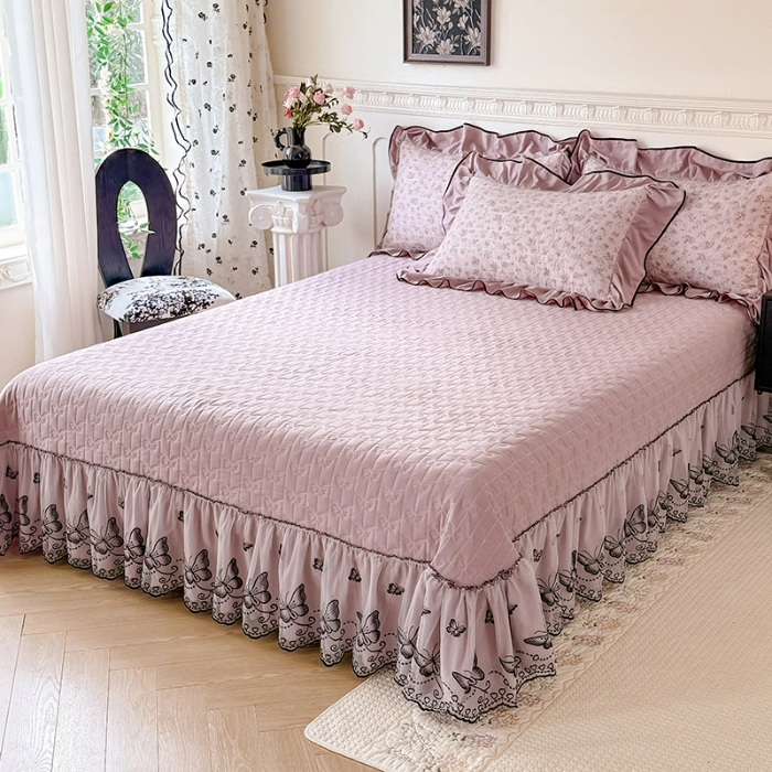 91家纺网 家纺一手货源 找家纺 苏米娜家纺 2026春夏新款超柔云朵棉古法水洗棉床盖款四件套--赫本风系列 花慕里紫 