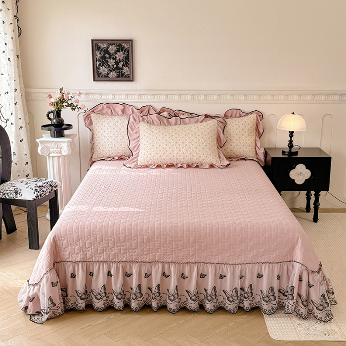 91家纺网 家纺一手货源 找家纺 苏米娜家纺 2026春夏新款超柔云朵棉古法水洗棉床盖款四件套--赫本风系列 落日甜茶