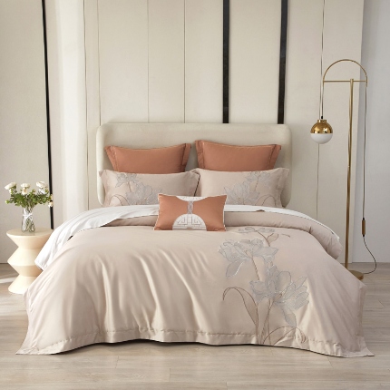 91家纺网 家纺一手货源 找家纺 60支60S长绒棉刺绣四件套全棉直播爆款新中式简约花卉 天姿国色·米灰