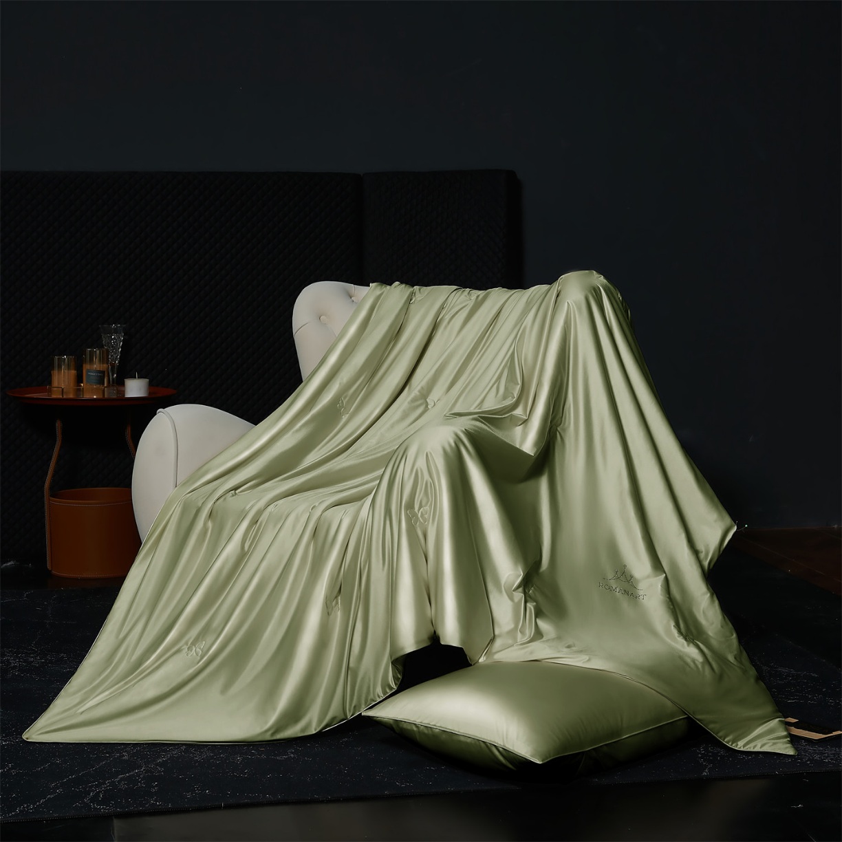 91家纺网 家纺一手货源 找家纺 （总）（总）纯色丝光绸100%蚕丝夏凉被 可水洗柞蚕丝 夏被 被子被芯 蚕丝被 空调被 蚕丝夏被 桑蚕丝被