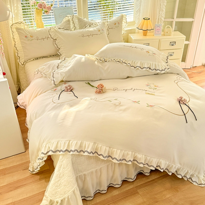 91家纺网 家纺一手货源 找家纺 专柜品质苏米娜家纺2026春夏韩版法式公主风水洗棉床盖款多功能二合一被套 夏被床盖四件套--花颜系列 花颜-奶油白 