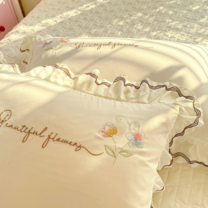91家纺网 家纺一手货源 找家纺 专柜品质苏米娜家纺2026春夏韩版法式公主风水洗棉床盖款多功能二合一被套 夏被床盖四件套--花颜系列 花颜-奶油白 