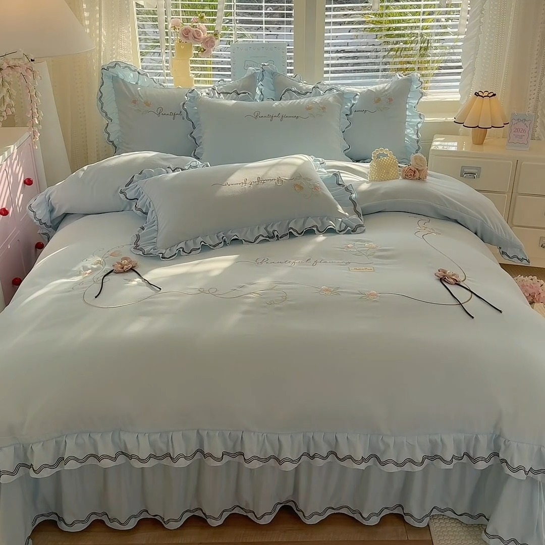 91家纺网 家纺一手货源 找家纺 专柜品质苏米娜家纺2026春夏韩版法式公主风水洗棉床盖款多功能二合一被套 夏被床盖四件套--花颜系列 花颜-梦幻蓝 