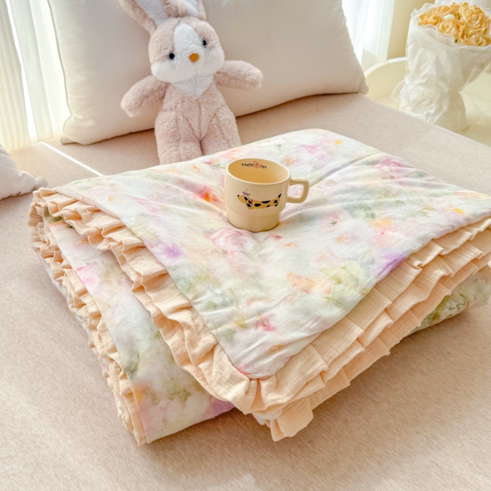 91家纺网 家纺一手货源 找家纺 2026高端法式韩版花边A类母婴级印花全棉双层纱单夏被子清新公主风荷叶边纯棉双层纱夏凉被空调被春秋被 油画