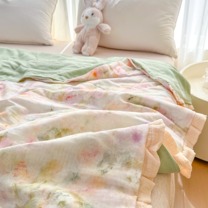 91家纺网 家纺一手货源 找家纺 2026高端法式韩版花边A类母婴级印花全棉双层纱单夏被子清新公主风荷叶边纯棉双层纱夏凉被空调被春秋被 油画