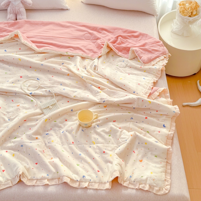 91家纺网 家纺一手货源 找家纺 2026高端法式韩版花边A类母婴级印花全棉双层纱单夏被子清新公主风荷叶边纯棉双层纱夏凉被空调被春秋被 彩虹